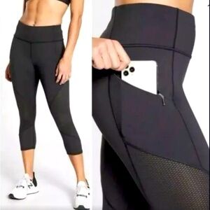 Athleta Black Mesh Contender Capri Leggings, Size  Medium Petite, Workout, Yoga